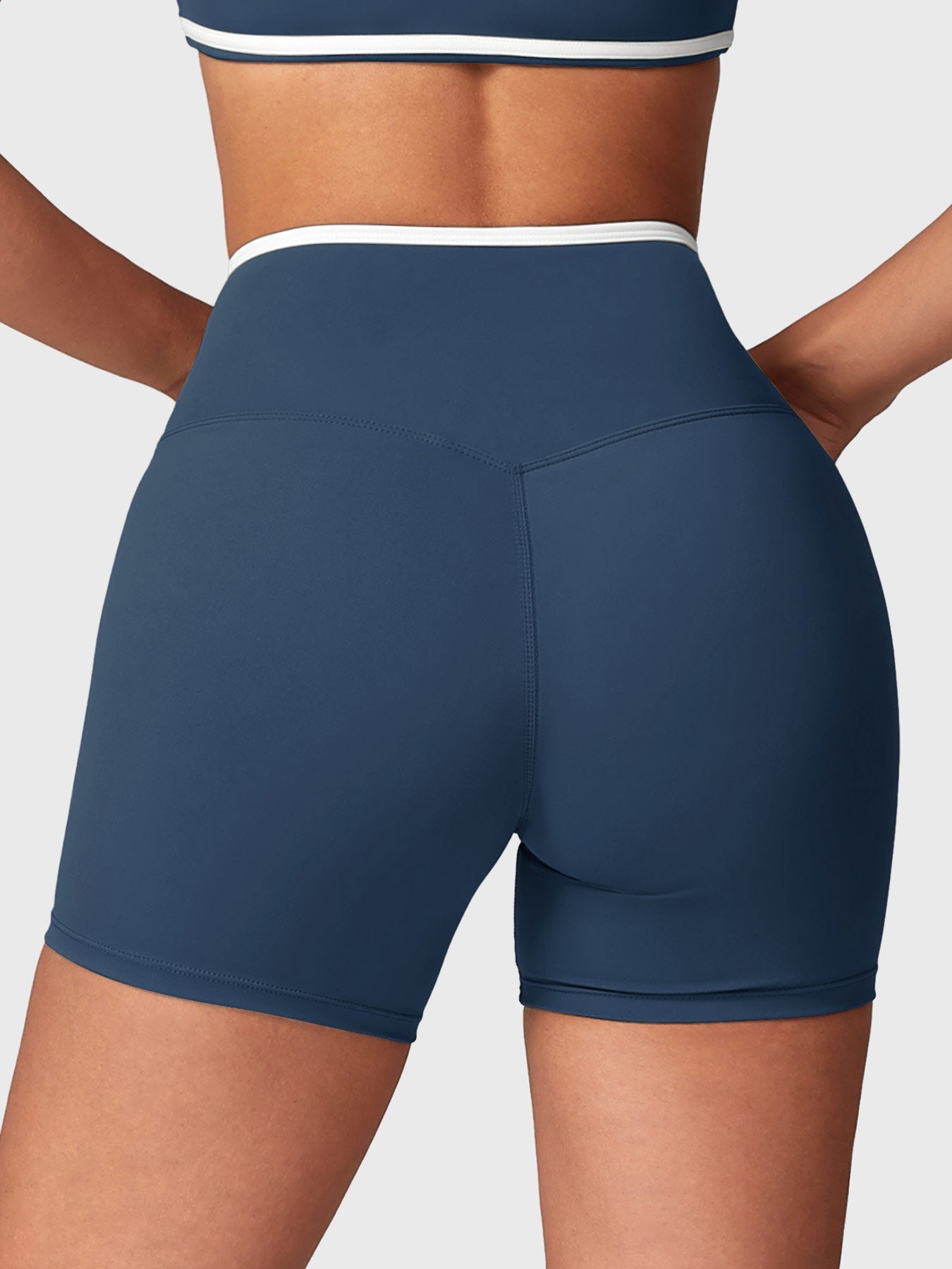 Yeoreo Alberta Contrast Trim Shorts