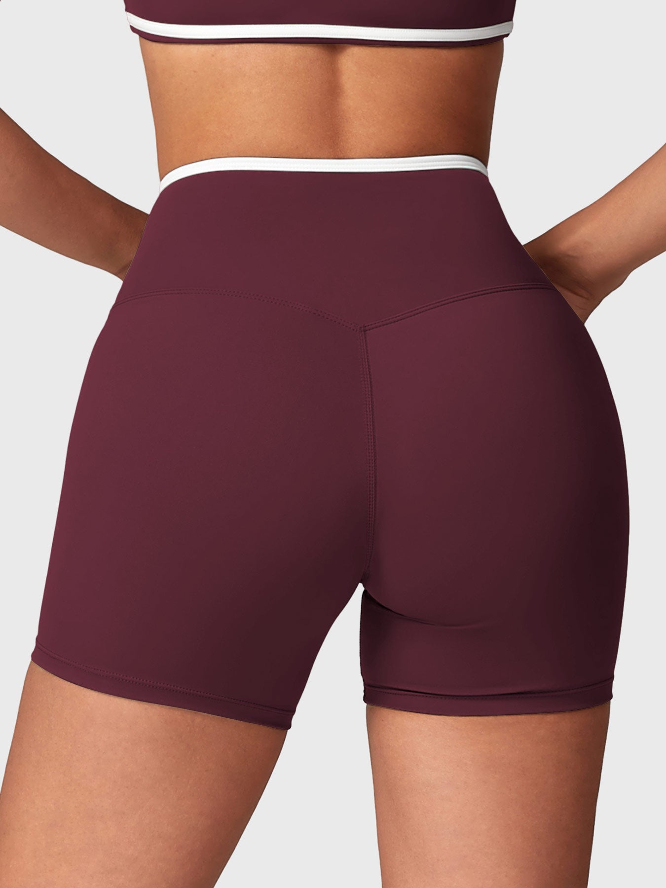 Yeoreo Alberta Contrast Trim Shorts