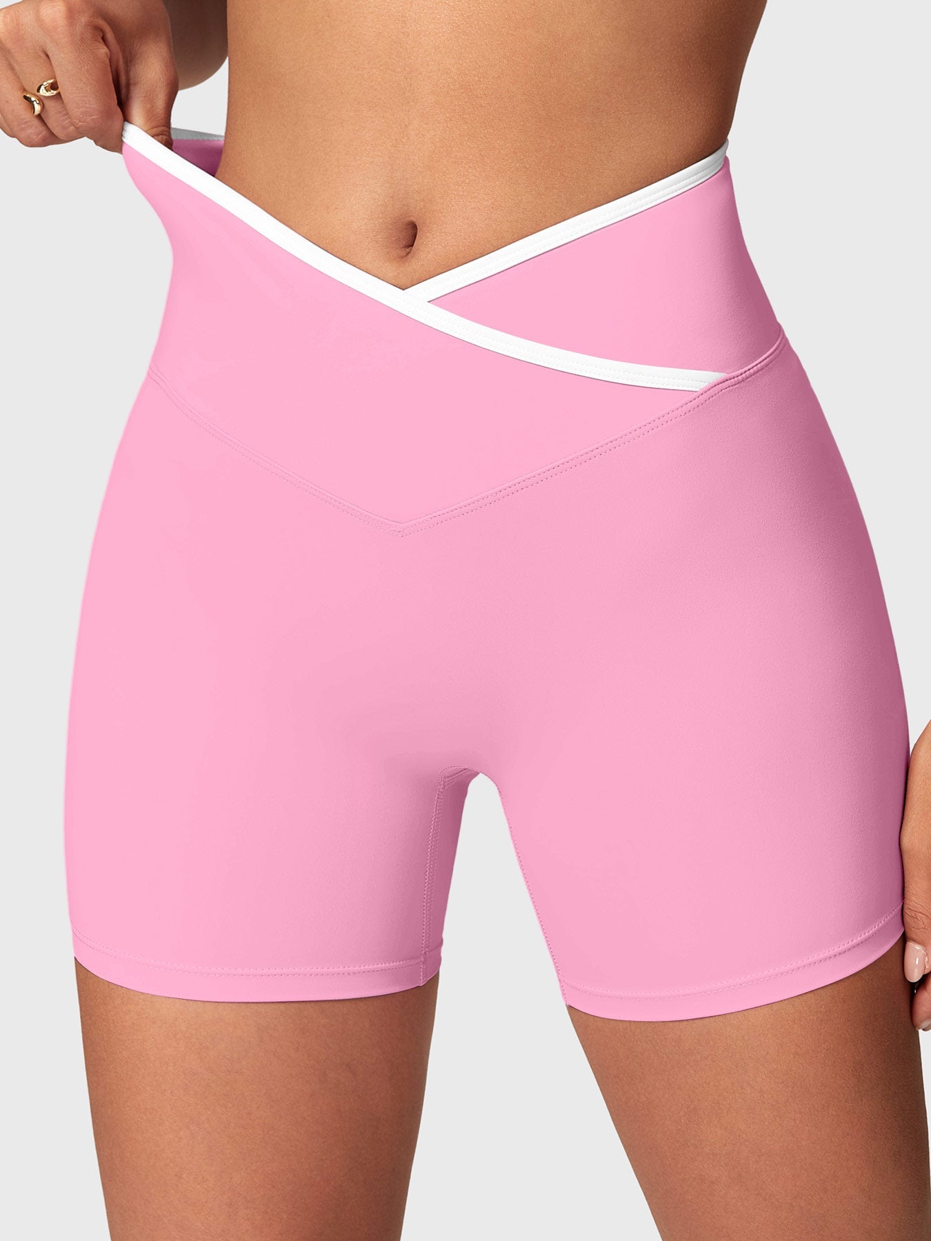 Yeoreo Alberta Contrast Trim Shorts